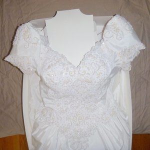 MoriLee Pearl/Seq White Wedding Gown Sz 10-12